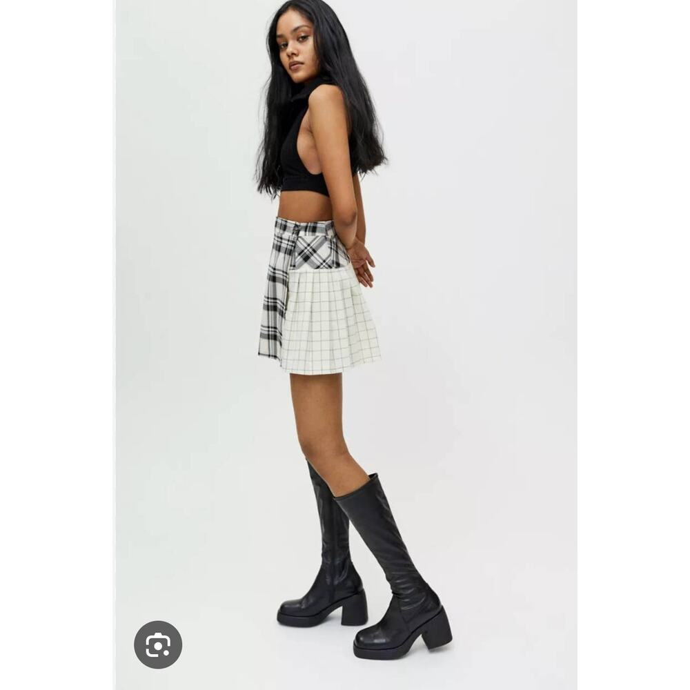 Rue21 Plaid Mini Skirt‎ Jrs Womens Sz L White Black Scottish Punk Rock Rave Goth